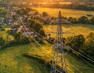 Réseau électrique dans le paysage de la maquette